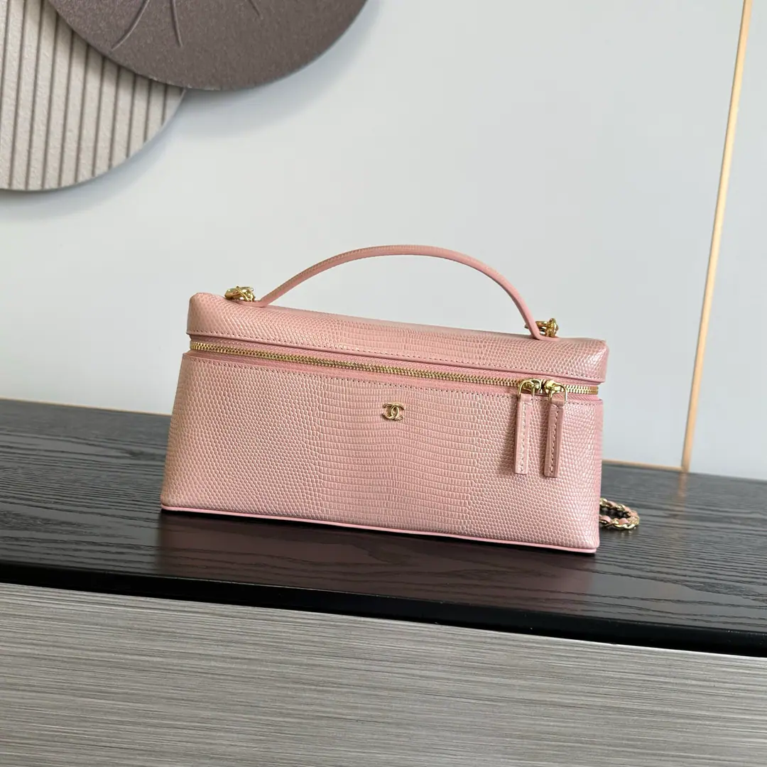《Lizard.🦎Skins.》Pink《Cross-section》OHANEL🚩🚩🚩26BAdvanced Handicrafts 🌠🌠🌠LpBox.🖤Advanced HandicraftsLPThe old money is a feeling of the well-packed food box., - It's a grinding resistance., I don't worry about wear or tear.～The cross-sectional sprawl is falling apart., Horizontal zipper., Deep inside, super-capable., ProMax+Pizza.+The makeup is all light.[Cool.R]Light gold metal binaryCLow profile atmosphere.～Bring your own short handle.+🉑️We'll take the skin off and wear the gold chain.[Beauties.R]With all the French names on your hands, you can see.～The slashing back is a relief., I can't make any mistake with the commuters.！Dimensions: 12×25×5 cm