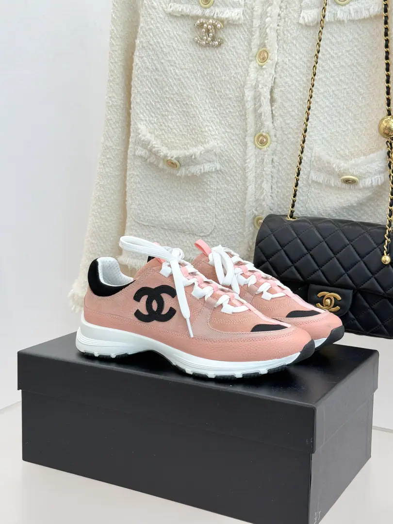 🏧𝗖𝗛𝗔𝗡𝗘𝗟Panda shoes. Top recreational sneakers. This is a classic design.. There are many different kinds of electrocution on the shoe.. The Fashion Movement at the Bottom. Unusually, many colored elements were contained.…… It's a great mix., Leisure, Fashion, Sports, You can take care of it outside.…… ꫛꫀꪝ Go➫ Materials ❶Shoes face use: The original high-wild-lit cow./Waterproof cloth ❷Use it inside.: In the air network. I'm comfortable with air. ❸Base: OriginalTPUGroup Bottom A perfect package for a woman.35–41
