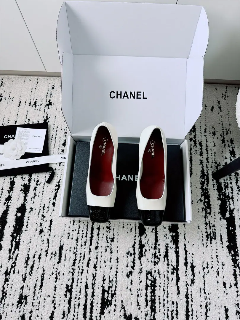 🏧𝗖𝗛𝗔𝗡𝗘𝗟Top new paragraph High-tone Mary Jane's shoes.👠 The first time I saw it, I was grassed. Super gentle and generous. A little shoe, a lady. It's a very good touch. High-level, high-quality.. Customized leather for the original fabric Uchi./I'm gonna get a little bit of a sheep-skin. The original import is really big. He's tall.:- It's a game.7cm, High heels9cm Codes 35-41 [40.41Custom] [⚠️Need a plane box.+]