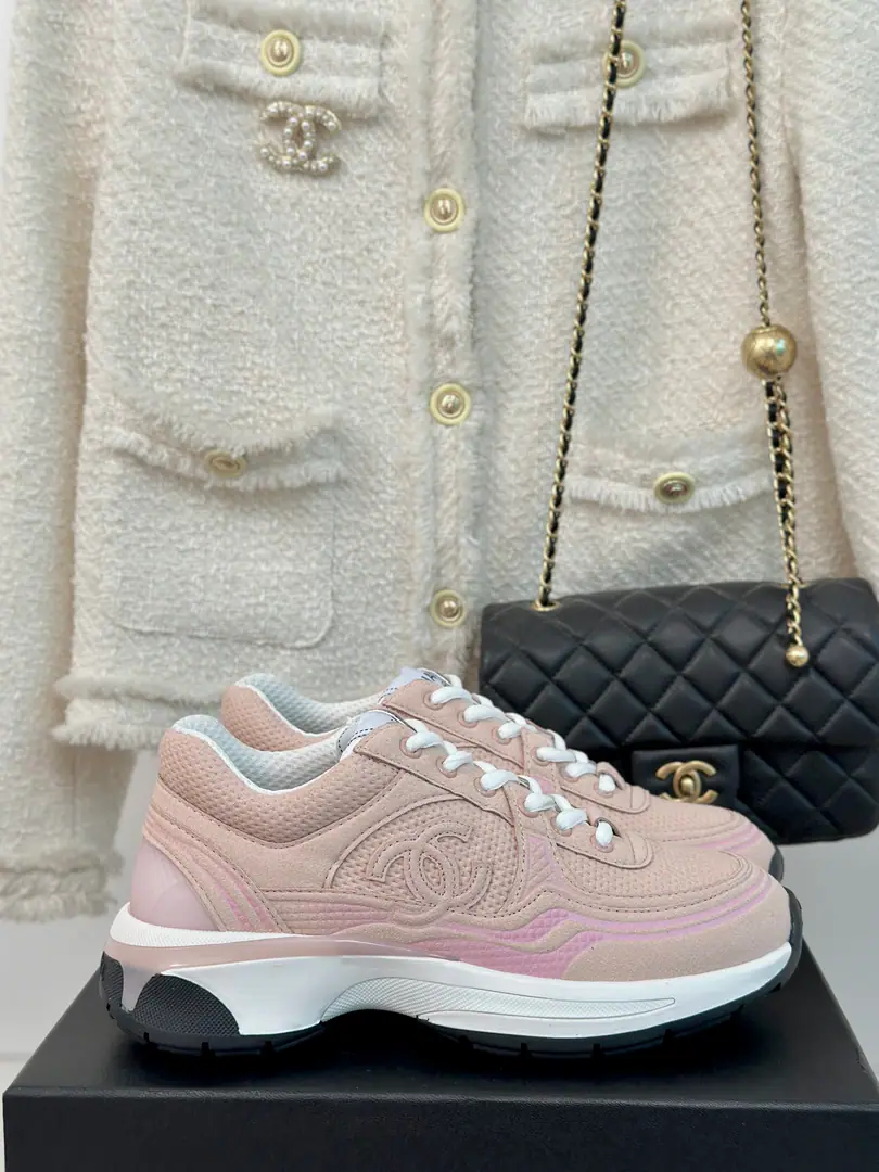🏧𝗖𝗛𝗔𝗡𝗘𝗟Top Quality The classic golden horn./King of Silver Horn. DoubleCA couple of ancient lovers.👫Sports shoes It's a big show.“The king's sneakers.”♪ Finally come to life ♪. Shoes are imported and supplied.‼️ Extremely high end-of-life rate The material is very expensive. Or is that a penny a penny a penny? No water. Distinguishing market traffic It's not like our family. Couple size.35-46 Same paragraph for men and women [Women41.42/Men38.46Do it.]