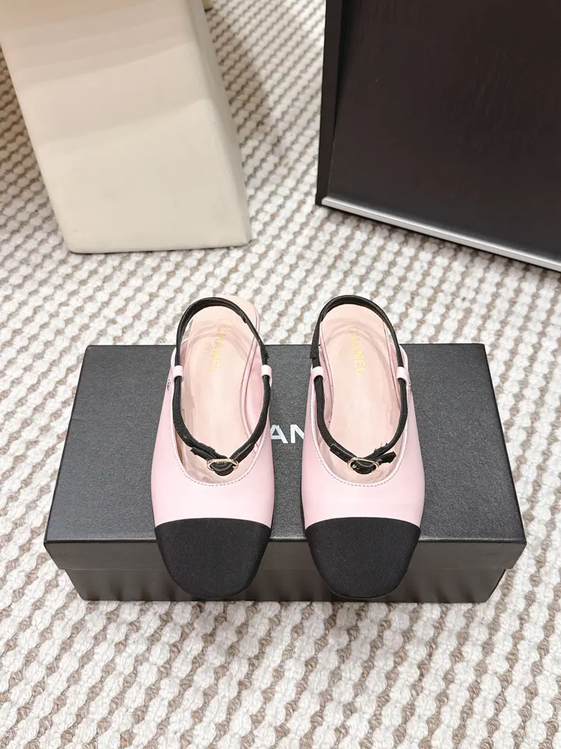Requisition level ChanelChanel. 2026Spring and summer. Floor Back empty Mary Jane. Shoes.​​ ChanelBlack Mary Jane's shoes., Classic round head+Black fabrics, It's a simple, elegant, and not a bad feeling.✨ In the sheep's skin., It's comfortable., Italy is a big-ass country., Endurance and advanced.. Rear Design+Metal button, Full Details, I can handle my daily shift or dress., The French Retro.get！ Size: 35-39（40.41Make a no-refund order.）