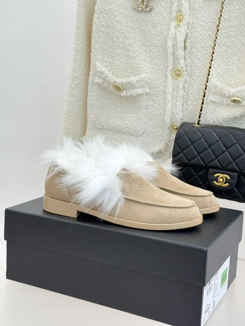 🏧𝗖𝗛𝗔𝗡𝗘𝗟New paragraphcoco neigeMowlow Lovers., Super Run Series, The upper foot is really good with the big fashion., Turn back the bar. The classic is a little bit of a juicy.👍Worth it.. Shoe-faced cow skin./Cow counter-featuration material The inside of the foot is imported into the wool. Original Italian🇮🇹That's a big one. size: 35-41 [40.41Custom] [⚠️Another dollar with a plane box.]