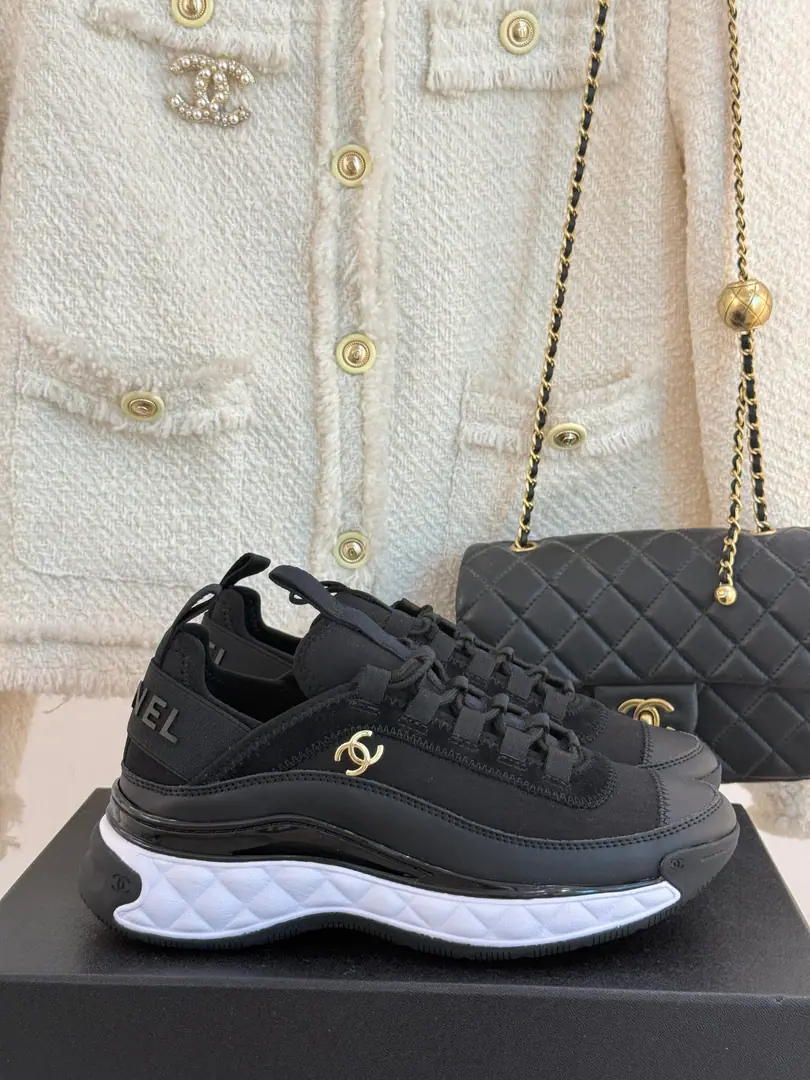 🏧𝗖𝗛𝗔𝗡𝗘𝗟A classic black and white panda gasket. Couples' leisure sneakers. Top Quality Black and white panda.🐼It's always been a big fan of the cabinet. It's super cozy to make running shoes. The bottom is playing back. Personally, I feel a lot more fancy shoes than the old ones.😃 Bring the auto-higher effect The upper foot is really thick. Side Black MarklogoAnd very handsome.～ Size: 35-45 [Male and Female Code]