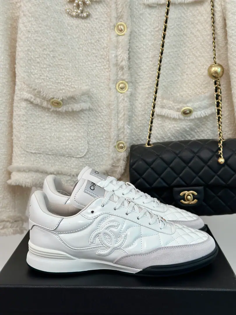 🏧𝗖𝗛𝗔𝗡𝗘𝗟Top Quality The new diamond-grew-skined little goat's sneakers, silver horns, silver-dickers. The diamond baseball shoes. Top-level requisitioncocoGirls must go. You can always trust Yang's eyes.！ The shoe face is customised for the pony skin.+Cows are counter-feat. The original imported air-food sheet.+In the pipskin. Original model rubber+TPUGroup Size:35—41 [40.41Do it.]
