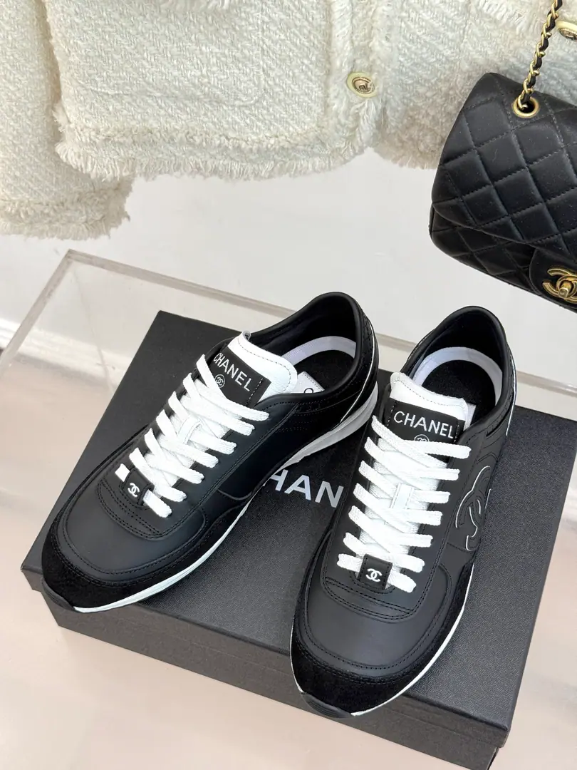 🏧𝗖𝗛𝗔𝗡𝗘𝗟Top Quality New diamond-gring sports and leisure shoes. Top-level requisitioncocoGirls must go., You can always trust Yang's eyes.！ The shoe face is custom-made for the cow skin. Importing air-for-sheep skin in the mix. Original Colored RubberTPUBottom Size35-41 [40.41Do it.]