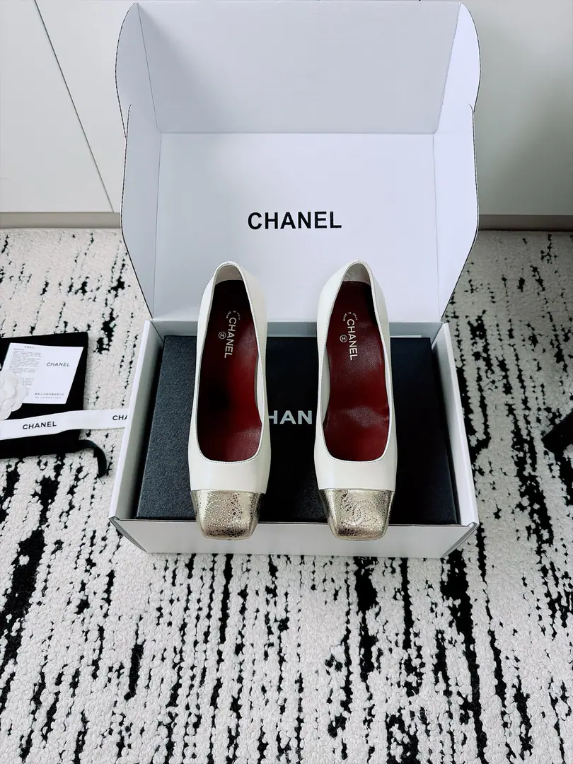 🏧𝗖𝗛𝗔𝗡𝗘𝗟Top new paragraph High-tone Mary Jane's shoes.👠 The first time I saw it, I was grassed. Super gentle and generous. A little shoe, a lady. It's a very good touch. High-level, high-quality.. Customized leather for the original fabric Uchi./I'm gonna get a little bit of a sheep-skin. The original import is really big. He's tall.:- It's a game.7cm, High heels9cm Codes 35-41 [40.41Custom] [⚠️Need a plane box.+]