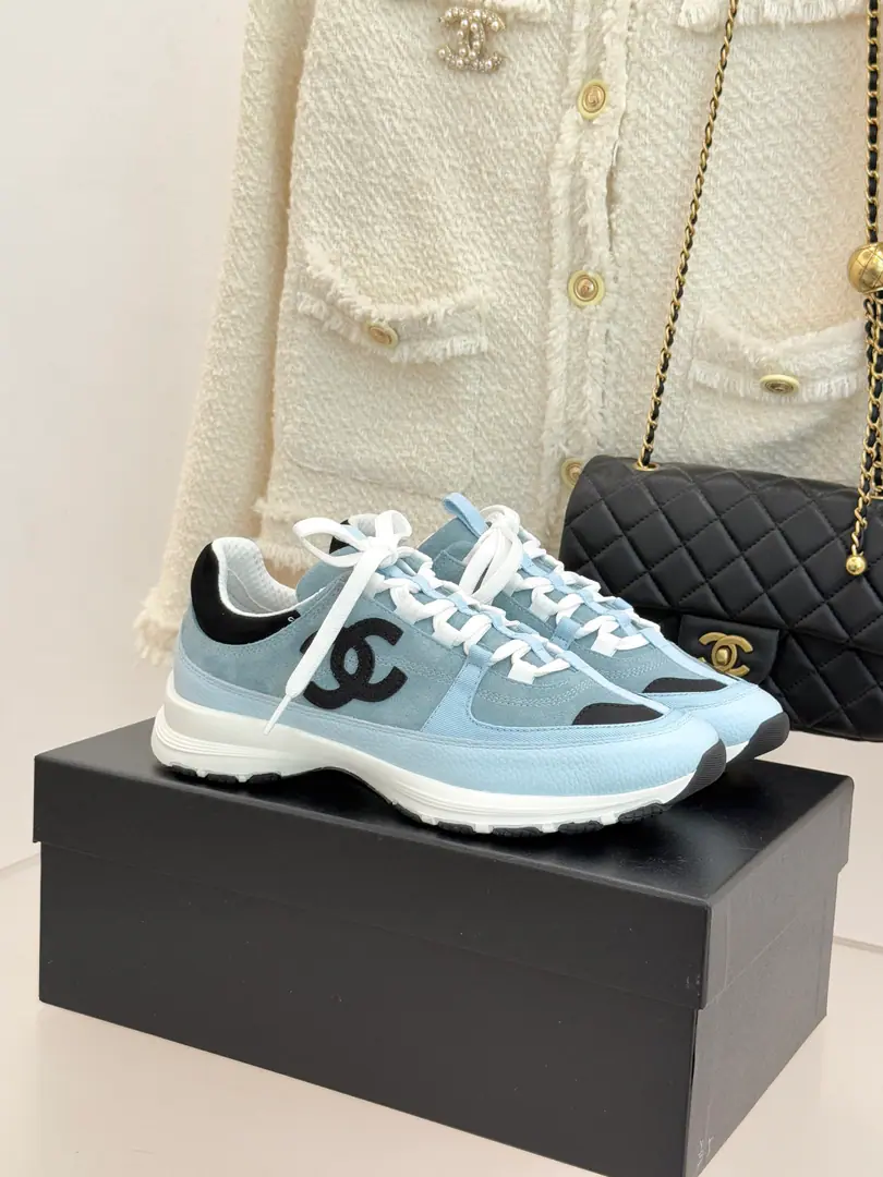 🏧𝗖𝗛𝗔𝗡𝗘𝗟Panda shoes. Top recreational sneakers. This is a classic design.. There are many different kinds of electrocution on the shoe.. The Fashion Movement at the Bottom. Unusually, many colored elements were contained.…… It's a great mix., Leisure, Fashion, Sports, You can take care of it outside.…… ꫛꫀꪝ Go➫ Materials ❶Shoes face use: The original high-wild-lit cow./Waterproof cloth ❷Use it inside.: In the air network. I'm comfortable with air. ❸Base: OriginalTPUGroup Bottom A perfect package for a woman.35–41