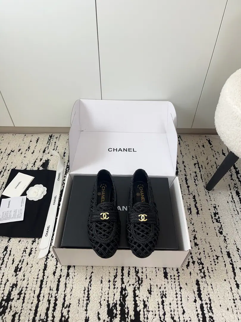 🏧𝗖𝗛𝗔𝗡𝗘𝗟｜New doubles.CWeaving - No, I'm not. Top Quality The fabric is customized in the original version The inside feet are all sheep's skin. Italian imports are so thick. size: 35-39（40/41Custom）