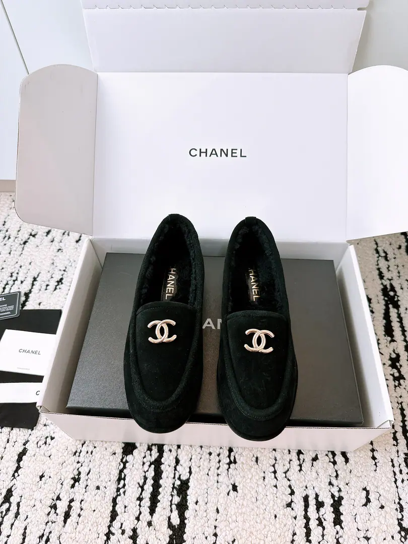 🏧𝗖𝗛𝗔𝗡𝗘𝗟Top Version DoubleCTeddy's fur shoes, and they're all in the fall and winter. The first time I saw it, I was grassed. Super gentle and generous. A great honor. It's not wrong to mix it up., High-level, high-quality. Shoes face, leather. Uchi./A foot-stamped lamb wool. Original private custom custom for color-based skin Codes 35-39 [40.41Custom] [⚠️Need a plane box.+]