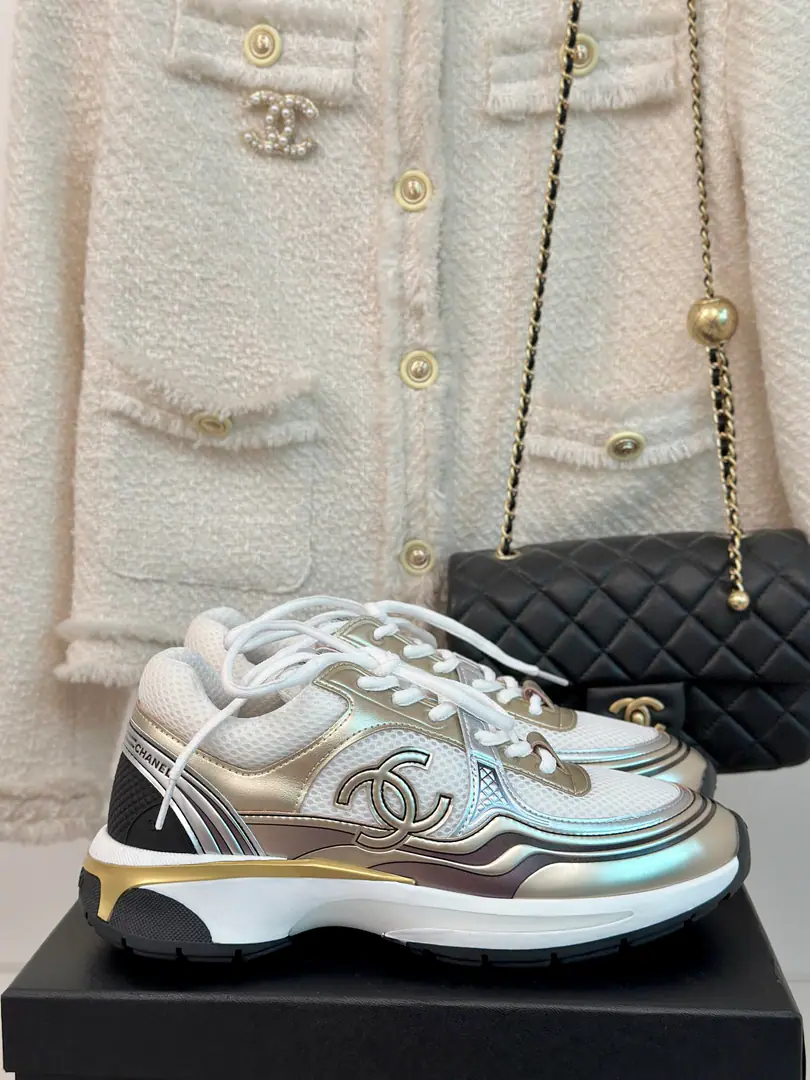 🏧𝗖𝗛𝗔𝗡𝗘𝗟Top Quality The classic golden horn./King of Silver Horn. DoubleCA couple of ancient lovers.👫Sports shoes It's a big show.“The king's sneakers.”♪ Finally come to life ♪. Shoes are imported and supplied.‼️ Extremely high end-of-life rate The material is very expensive. Or is that a penny a penny a penny? No water. Distinguishing market traffic It's not like our family. Couple size.35-46 Same paragraph for men and women [Women41.42/Men38.46Do it.]