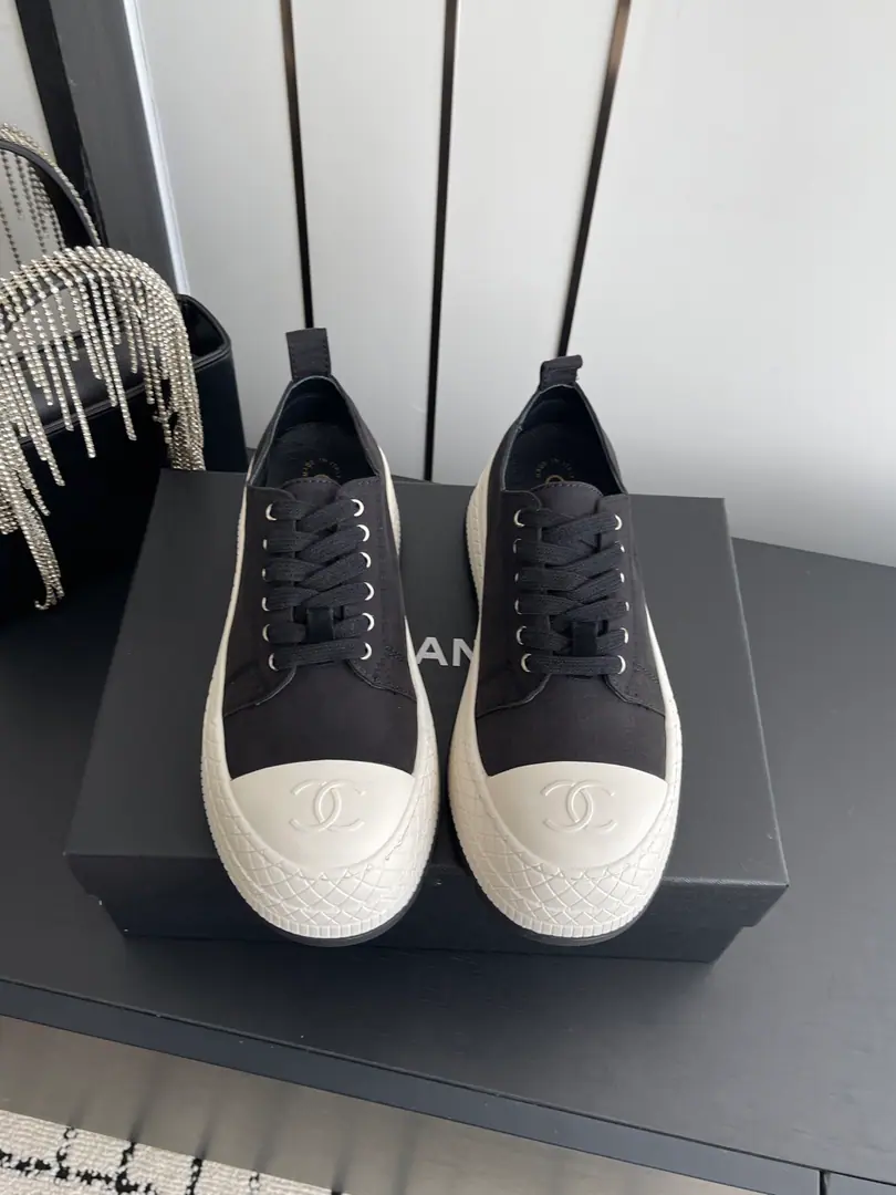 🏧𝗖𝗛𝗔𝗡𝗘𝗟Newly increased recreational biscuits. High Version The Red and Star show. The upper foot is comfortable with the leg shape. A hundred leisure sports money. Imported cattle and shoes. Into the sheep's skin. Original OpenTPUOtsumi! Size35-39 [40Make a reservation.]