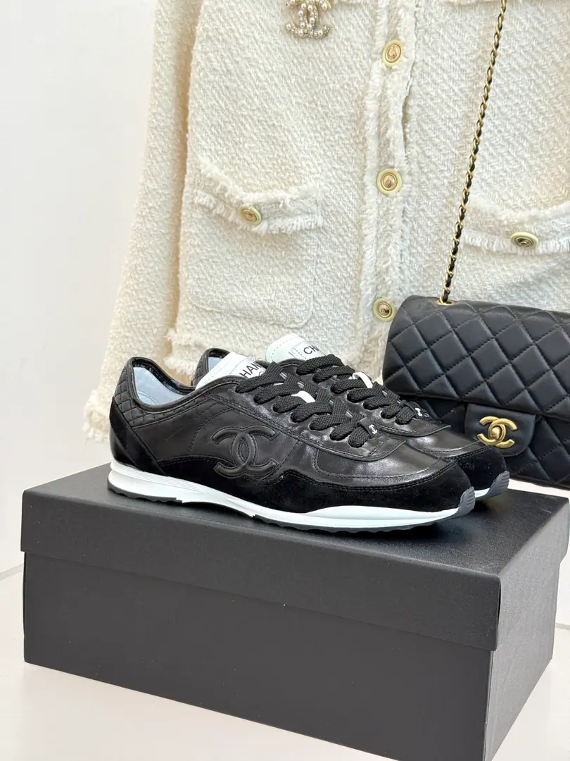 🏧𝗖𝗛𝗔𝗡𝗘𝗟A top sports and leisure shoe. Top-level requisitioncocoGirls must go., You can always trust Yang's eyes.！ The original skins on the shoe face are all hairy. Importing air-for-sheep skin comforts. Original rubber sliderTPUOtsumi! Size35-41 [40.41Do it.]