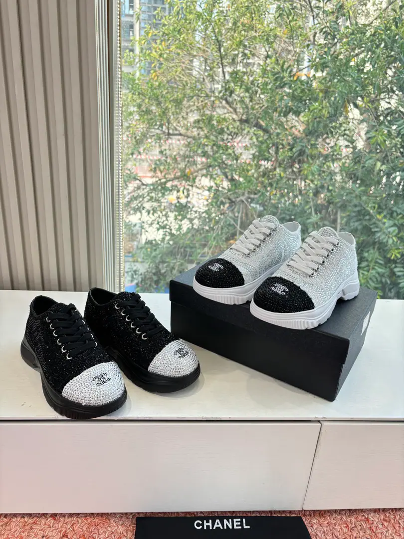 G 😀♪ And what you see is what you get ♪CHANEL/Chanel Drilling. 2026The new fragrance, the thick, tacky sneakers, is so much more of a leisure shoe. "The Woman Author."ChanelChanel. New paragraph - The drill. - The recreational shoes. This is a classic design. There are many different kinds of electrocution on the shoe. The top of the world is a fashionable blend of many colored elements. Fabulous.: Import special materials for burning diamonds Uchi.: Meta-Skin Shoes under the sole.: Original Open Shoe Base Full package: 35-40(40/41I'll make sure I don't change it.）