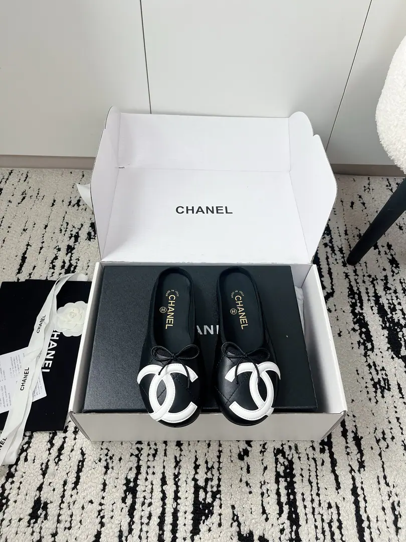 🏧𝗖𝗛𝗔𝗡𝗘𝗟Top Classic. Good-looking. The original customized the skin of the lamb. The inside feet are all sheep's skin. The original is a big-ass model. size: 35-41 [40/41Custom] [⚠️Need a plane box.+10