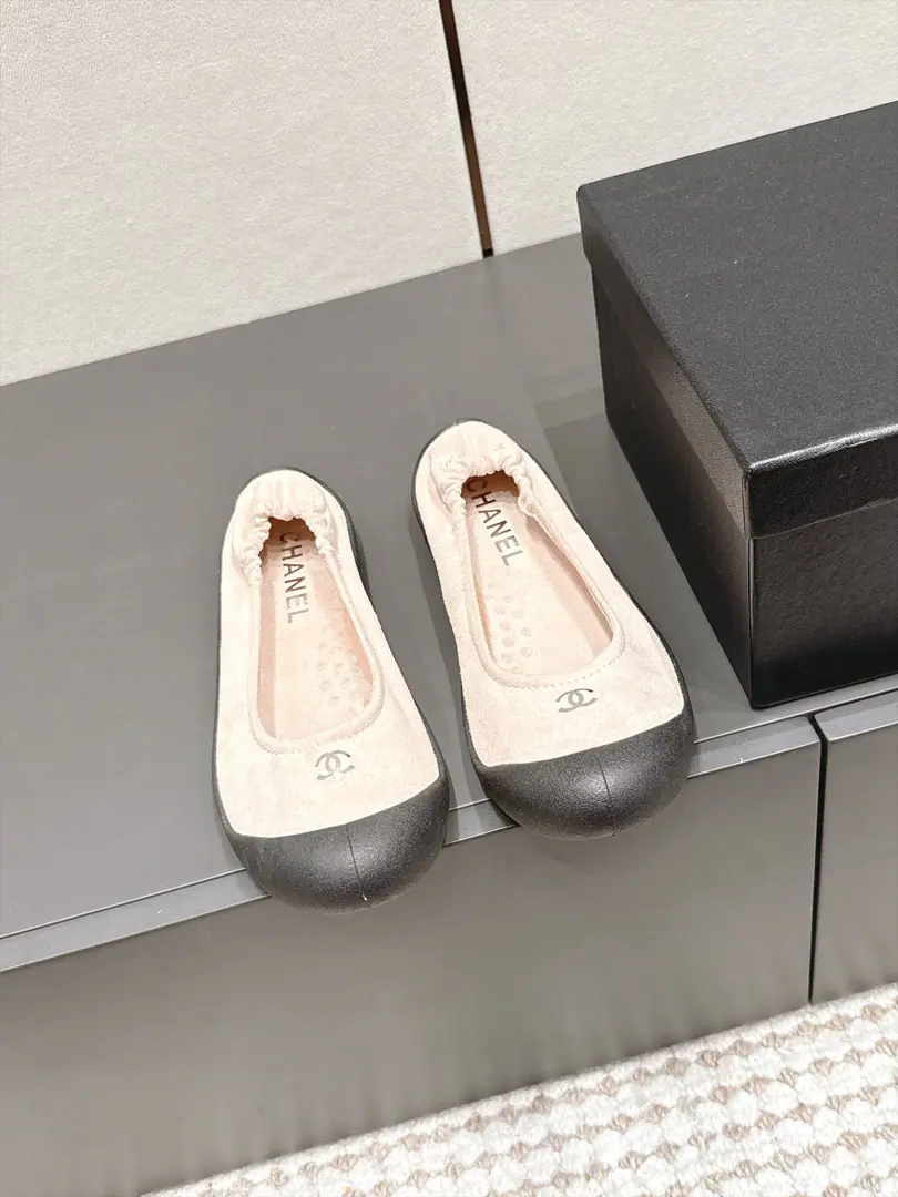 Requisition level Chanel 26/Autumn New Single shoes. Slingback and design. This is a classic design. A simple shoe face., It's a great mix., Leisure, Fashion, Sports, You can take care of it outside.…… Shoes face use: Counter-featur. Base: - The rubber floor. Size: #35-41（40 41I'll make sure I don't change it.）