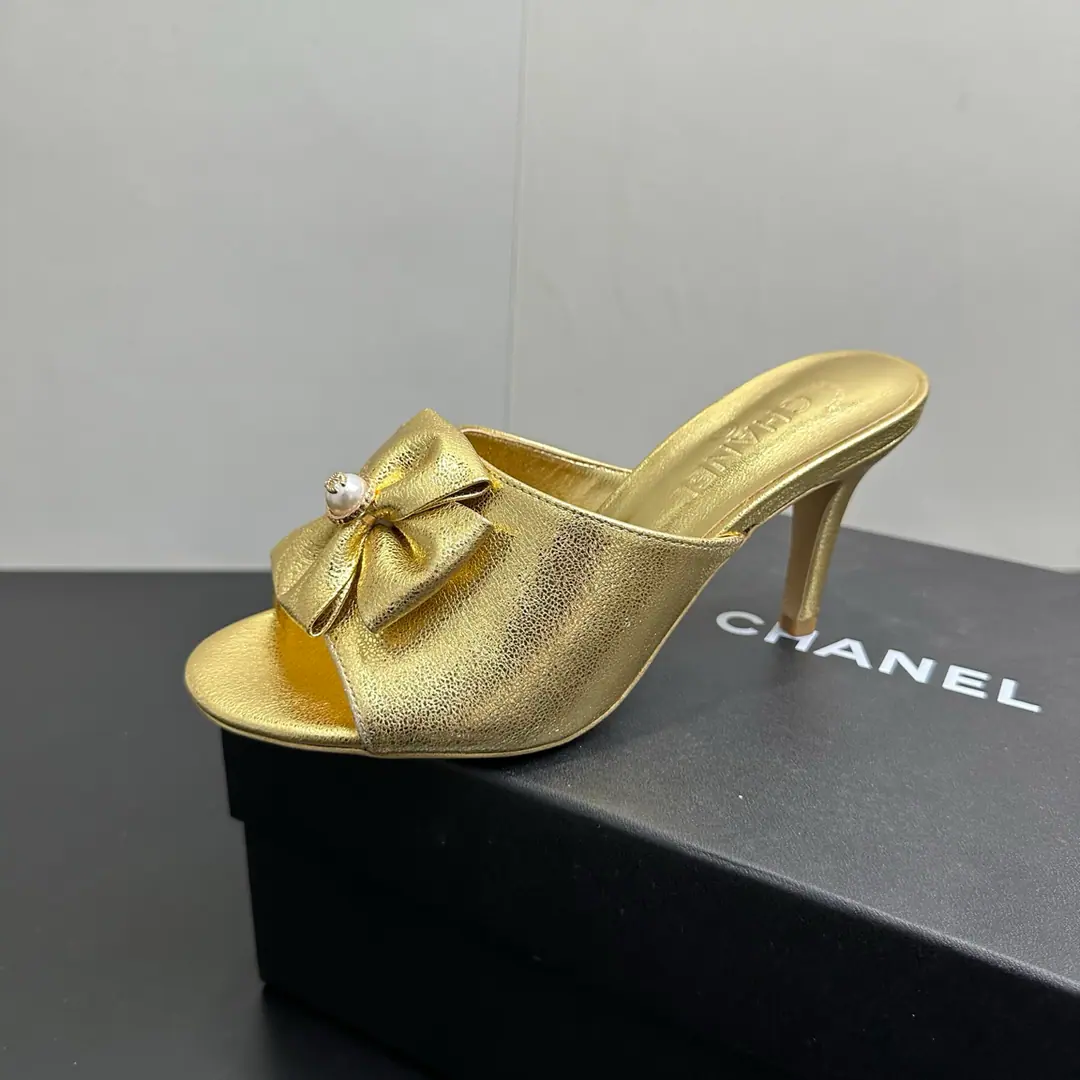 🍌🍌 CHANELChanel.26CTwo butterflyes.CHeel slippers., The twin bows of the shoe core were designed to hide their thoughts., Select a soft surface or a fine sheep skin., The stereocutter displays the radians of natural fluffy., Like the flowers of the Asterium were stung in the foot.. Metals with a central mosaicC LogoA little bit of a scaffolding drill., The light is refracturing under the shadow of light., And even with the thin effect of natural growth,, And keep the smooth, steady pace. Fabulous.: Shinseng/Lamb skin. Uchi.: Lamb skin. Italian imports are so thick. He's tall.: Floor/3.5cm/7cm size: 35-39（40/41Custom）