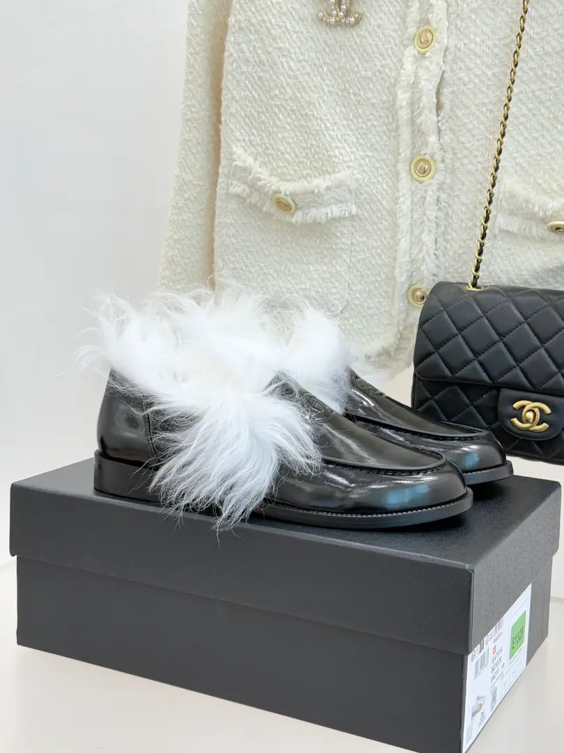 🏧𝗖𝗛𝗔𝗡𝗘𝗟New paragraphcoco neigeMowlow Lovers., Super Run Series, The upper foot is really good with the big fashion., Turn back the bar. The classic is a little bit of a juicy.👍Worth it.. Shoe-faced cow skin./Cow counter-featuration material The inside of the foot is imported into the wool. Original Italian🇮🇹That's a big one. size: 35-41 [40.41Custom] [⚠️Another dollar with a plane box.]
