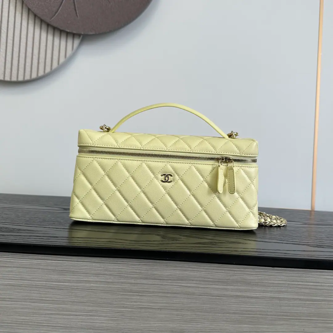 《Cross-section25cmHandbag.》<Caviar.🐮Pee.＞YellowOHANEL🚩🚩🚩26BAdvanced Handicrafts 🌠🌠🌠LpBox.miniNo. No.🖤Advanced HandicraftsLPThe old money is a good thing when you're eating a well-packed lunch box., - It's a grinding resistance., I don't worry about wear or tear.～The cross-sectional sprawl is falling apart., Horizontal zipper., The inside and the inside of the big one is super-intelligent., ProMax+Pizza.+The makeup is all light.[Cool.R]Light gold metal binaryCLow profile atmosphere.～Bring your own short handle.+🉑️We'll take the skin off and wear the gold chain.[Beauties.R]With all the French names on your hands, you can see.～The slashing back is a relief., I can't make any mistake with the commuters.！Dimensions: 25cm