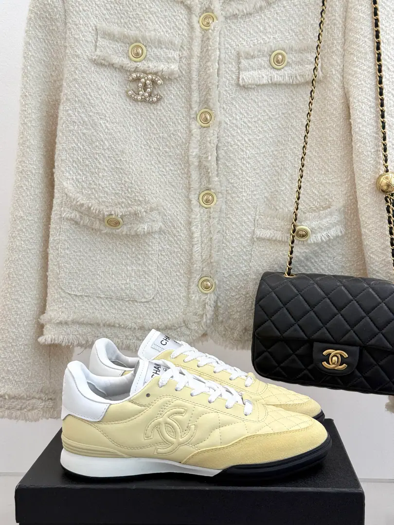 🏧𝗖𝗛𝗔𝗡𝗘𝗟Top Quality The new diamond-grew-skined little goat's sneakers, silver horns, silver-dickers. The diamond baseball shoes. Top-level requisitioncocoGirls must go. You can always trust Yang's eyes.！ The shoe face is customised for the pony skin.+Cows are counter-feat. The original imported air-food sheet.+In the pipskin. Original model rubber+TPUGroup Size:35—41 [40.41Do it.]