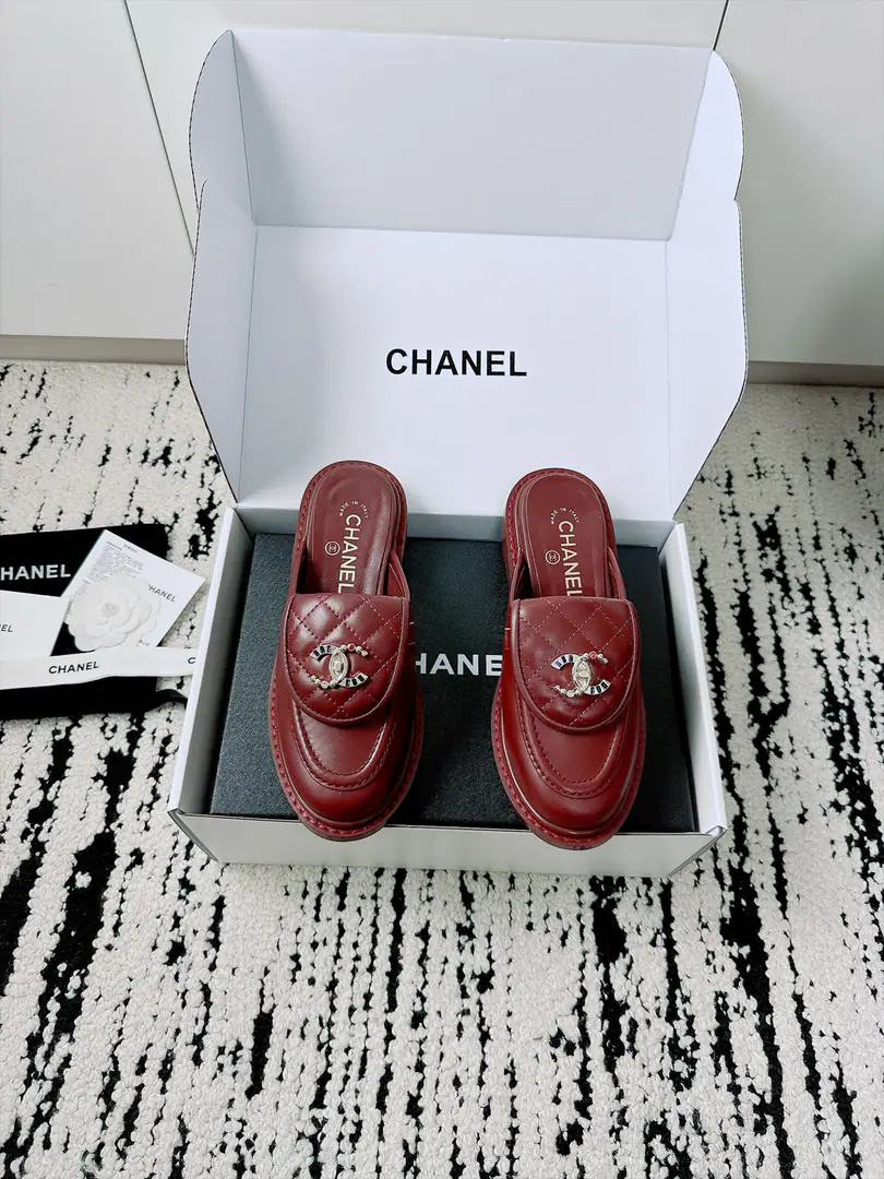 🏧𝗖𝗛𝗔𝗡𝗘𝗟Top new paragraph LeFleur shoes. The big stars are a red-hot show. A hundred-year-old classic.！ A big one.！We're gonna hit him with a pound.！ Import of sheep's skin on the shoe. Comfortable sheep's skins. Italian original dyed the leather. He's tall.2.5cm Size35-41 [40.41Make a reservation.] [⚠️Another dollar with a plane box.]