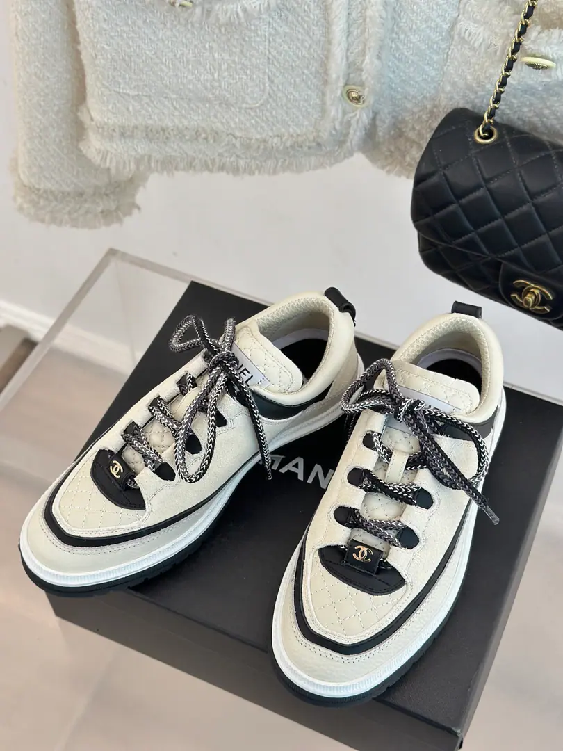 🏧𝗖𝗛𝗔𝗡𝗘𝗟New Luggi Panda with leisure shoes..TopcocoGirls must go., You can always trust Yang's eyes.！ The original cow skins are the same as the anti-featur material. The original imported into the air network. Original OpenTPUBottom of Group Size:35—41 [40.41Do it.]