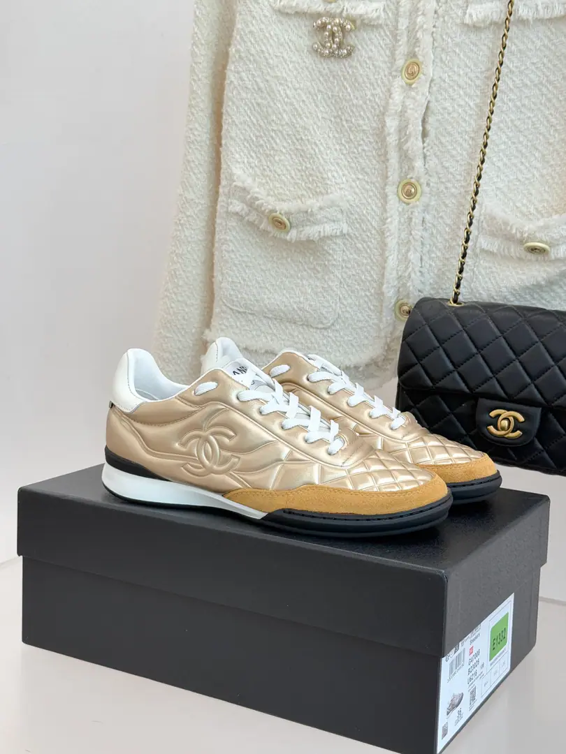 🏧𝗖𝗛𝗔𝗡𝗘𝗟The top-class new diamond-grew-steeled little goat-skins, silver-horned little shoes. The diamond baseball shoes.. RequisitionscocoGirls must go. You can always trust Yang's eyes.！ The shoe face is customised for the pony skin.+Cows are counter-feat. The original imported air-food sheet.+In the pipskin. Original model rubber+TPUGroup Size:35—41 [Women40.41/Men45Do it.]
