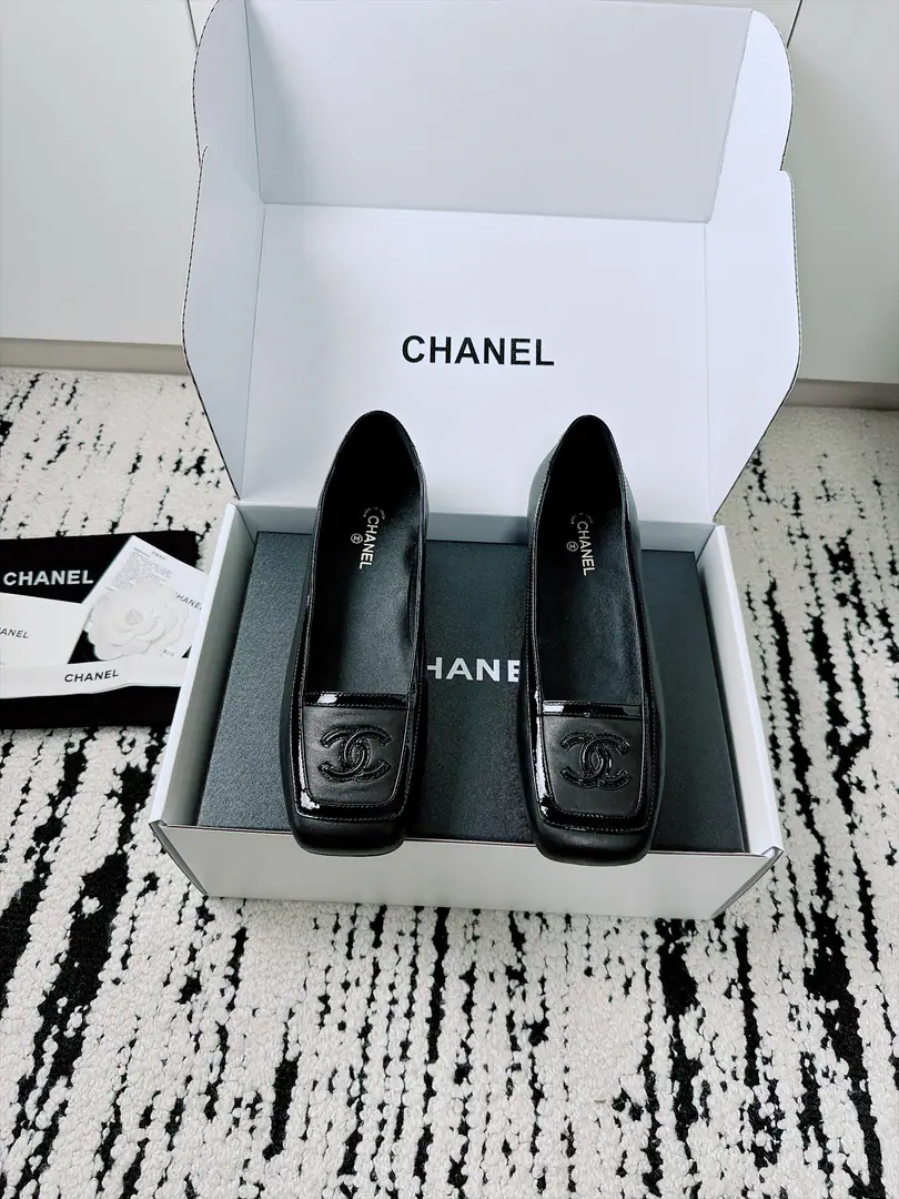 🏧𝗖𝗛𝗔𝗡𝗘𝗟｜Top new item. The Skin-Slip-Slip-Slip-Slips Series Facework customized leather with original The inside feet are all sheep's skin. Italian imports are so thick. size: 35-41 [40/41Custom] [⚠️Need a plane box.+]