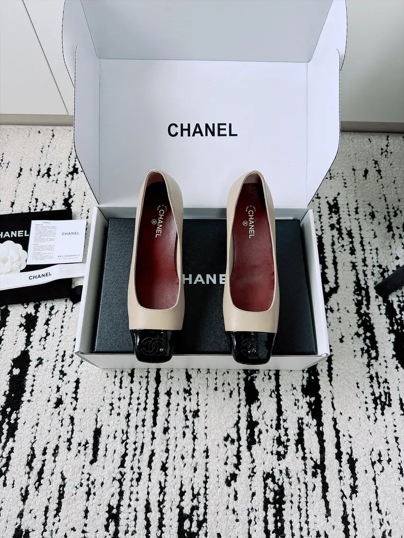 🏧𝗖𝗛𝗔𝗡𝗘𝗟Top new paragraph High-tone Mary Jane's shoes.👠 The first time I saw it, I was grassed. Super gentle and generous. A little shoe, a lady. It's a very good touch. High-level, high-quality.. Customized leather for the original fabric Uchi./I'm gonna get a little bit of a sheep-skin. The original import is really big. He's tall.:- It's a game.7cm, High heels9cm Codes 35-41 [40.41Custom] [⚠️Need a plane box.+]