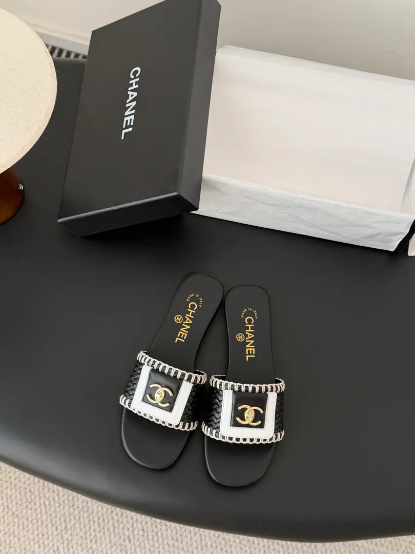 Chanel Classic Weaving Doublesc-Put your slippers. The family's always been a noble name. It's a great sense of excellence.！The upper foot is very...nice～ Very, very, very, very, very, very, very, very, very, very, very, very, very, very, very, very, very, very, very, very, very, very, very, very, very, very, very, very, very, very, very, very, very, very, very, very, very, very, very, very, very, very, very, very, very, very, very, very, very, very, very,！It's beautiful.！A special one. I'll put my foot on the skin inside. The original is really a big one. Size: 35-39（40/41Custom）