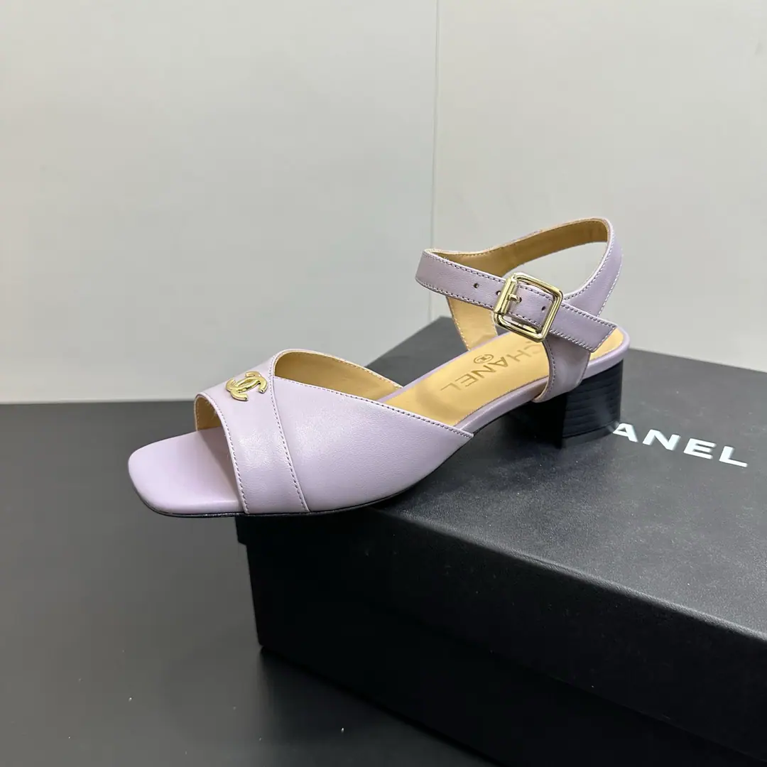 🍌🍌 CHANELChanel's new toe and sandals., Classic doubles.CMetal labeled shoe-shoes, Jane is not a little disoriented.. A toe-show design for leg-mixing., You can't walk like a man., It's easy to wear a regular street or a job.holdStay.. Multicolored options for matching needs, A delicate skin of sheep and skin., Original Open Model Slide Bottom Balances Colour Values and Practical. Fabulous.: Lamb skin. Uchi.: Lamb skin. Codes: 35……39（40.41It's a deal.）