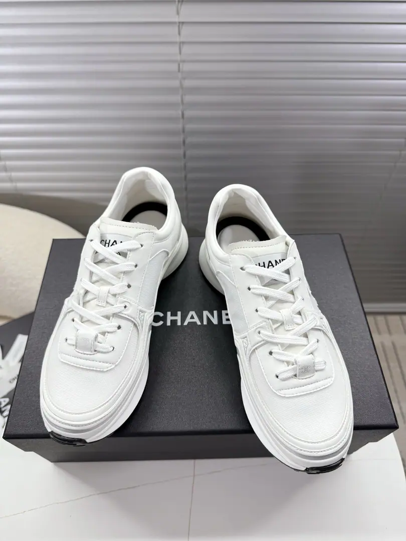 chanel——King Silverhorn sneakers.‼️ Latest. Foreign show series. Little Red Books are swipedling the screen cards.~~ Earplated cow skins on the net.（Bullskins.➕Pap）➕3.5cmOriginal slider 35—40Positive 🎁Appendible packaging