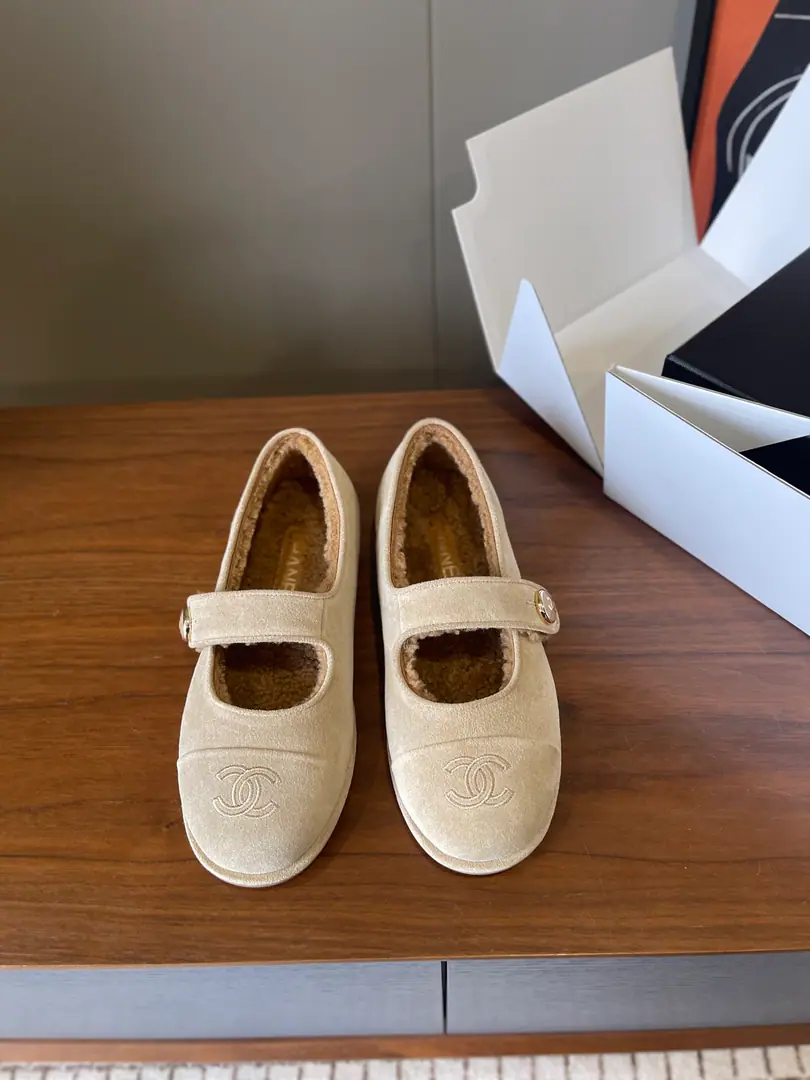 Top of the Queen's Birth chanelMary Jane's a good girl.//That's a little skiny.//The gift box is packed. size👩35/36/37/38/39/Freeze!40No re-election.