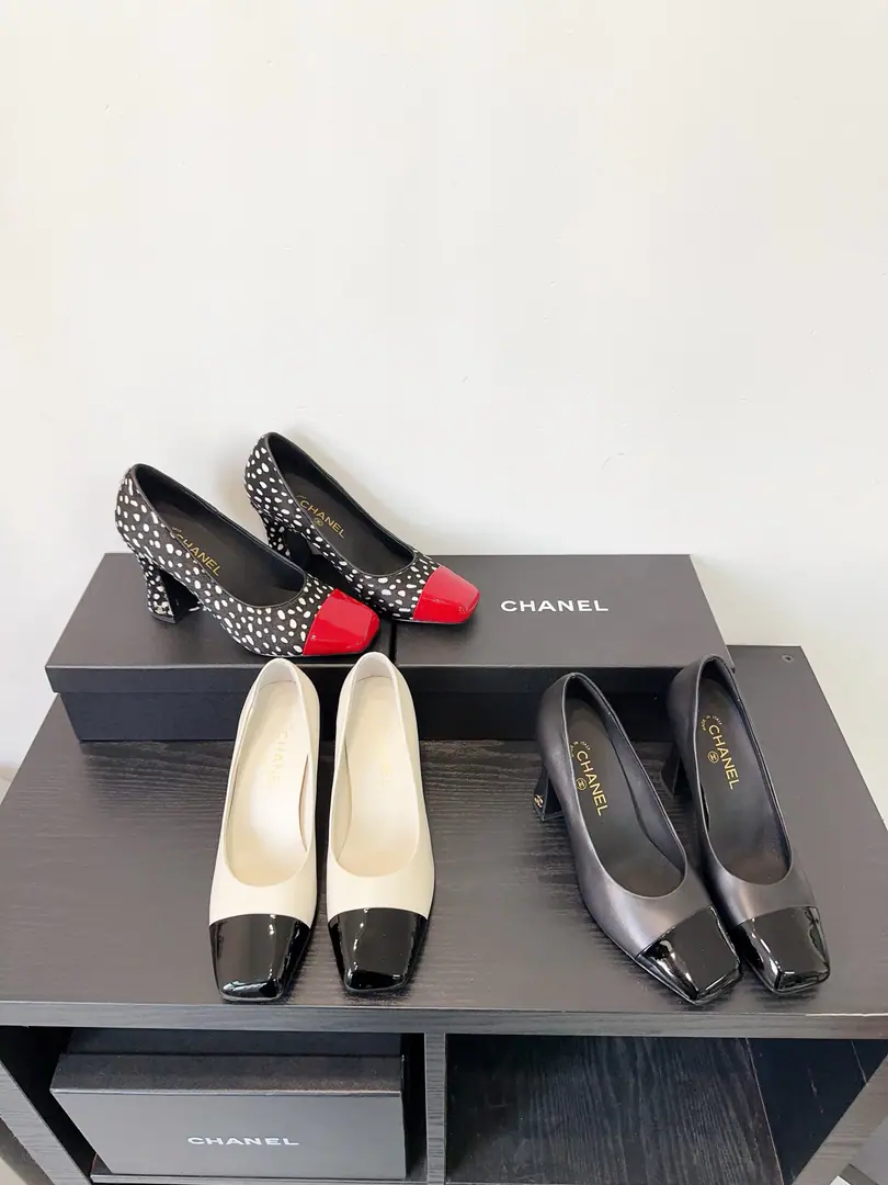 ChanelSingle shoes.