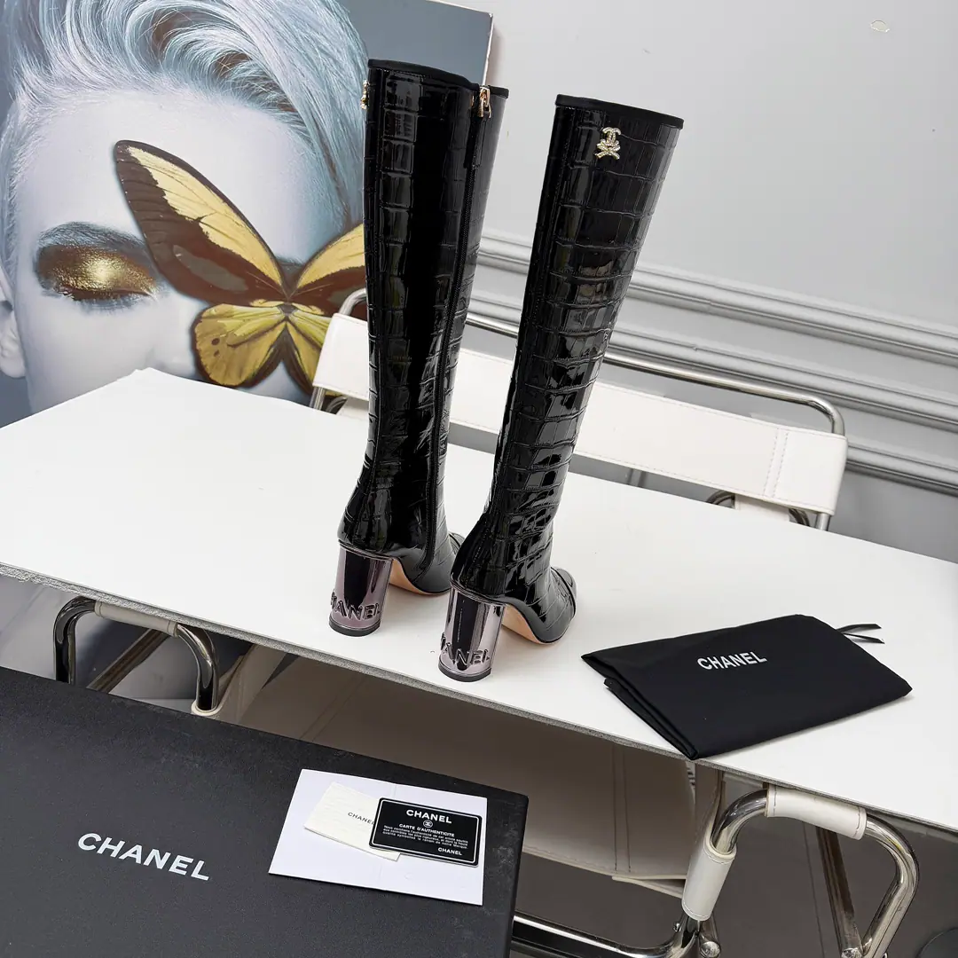High-level ChanelCHANEL, 🌞🌞🌞Kaori!2025The newest boot at the Autumn cabinet., I'll be ready for the winter season of the season.！！Ms. Chanel loves Jane and can't resist it. The combinations show a different style of dress., Free to shine.⚡Stay close to Grandma's fashion steps.！！！The top-level processors are perfect., You can compare the cabinet with any details., Best-class top-class., You can come in and out of the counter.！！ ❶Fabulous.:Importing stone-striped cow skins ❷Uchi.:In the sheep's skin. ❸Foot.: In the sheep's skin. ❹Otsumi!:The original Italian is a big one. ❺He's tall.:8.5centimetres ❻Boots height:15Inches ❼Codes:34-41（34.40 41For custom and no change）
