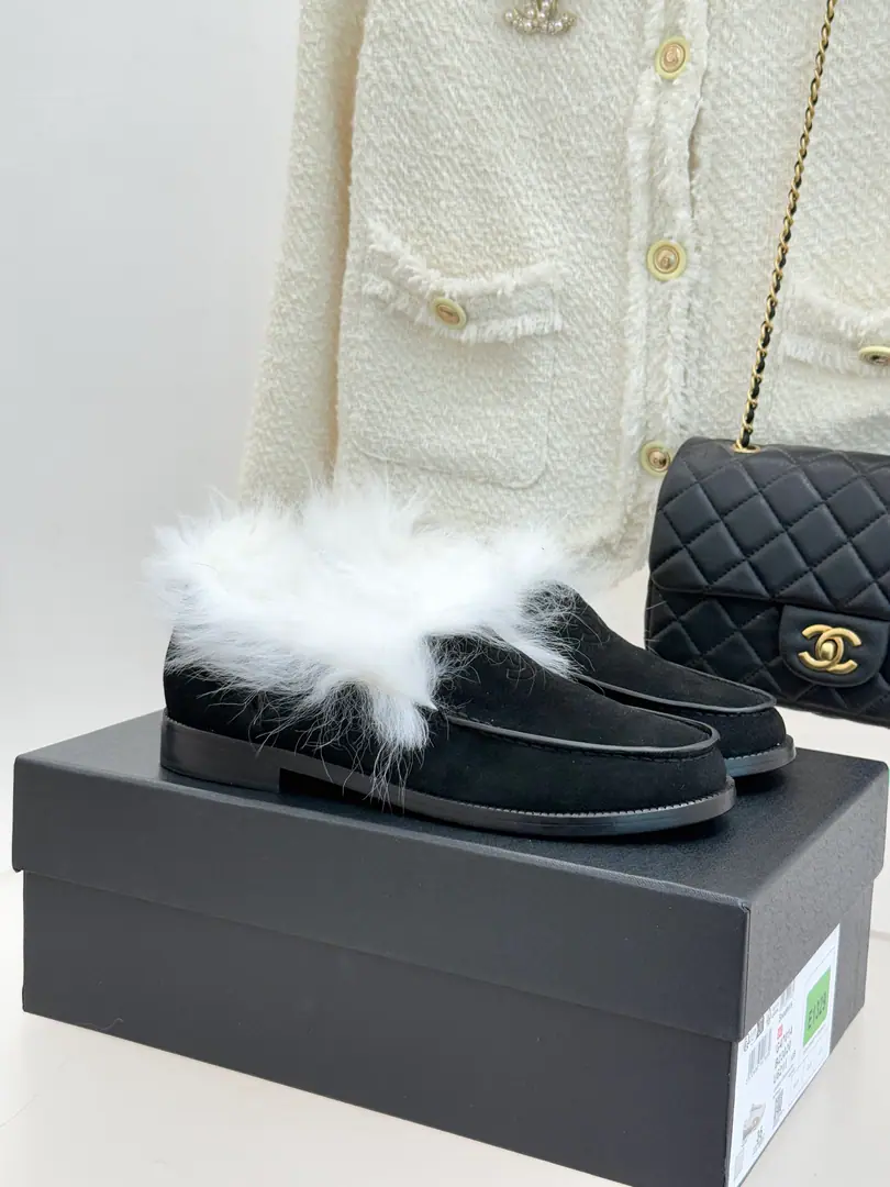 🏧𝗖𝗛𝗔𝗡𝗘𝗟New paragraphcoco neigeMowlow Lovers., Super Run Series, The upper foot is really good with the big fashion., Turn back the bar. The classic is a little bit of a juicy.👍Worth it.. Shoe-faced cow skin./Cow counter-featuration material The inside of the foot is imported into the wool. Original Italian🇮🇹That's a big one. size: 35-41 [40.41Custom] [⚠️Another dollar with a plane box.]