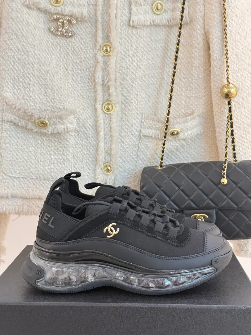 🏧𝗖𝗛𝗔𝗡𝗘𝗟A classic black and white panda gasket. Couples' leisure sneakers. Top Quality Black and white panda.🐼It's always been a big fan of the cabinet. It's super cozy to make running shoes. The bottom is playing back. Personally, I feel a lot more fancy shoes than the old ones.😃 Bring the auto-higher effect The upper foot is really thick. Side Black MarklogoAnd very handsome.～ Size: 35-45 [Male and Female Code]