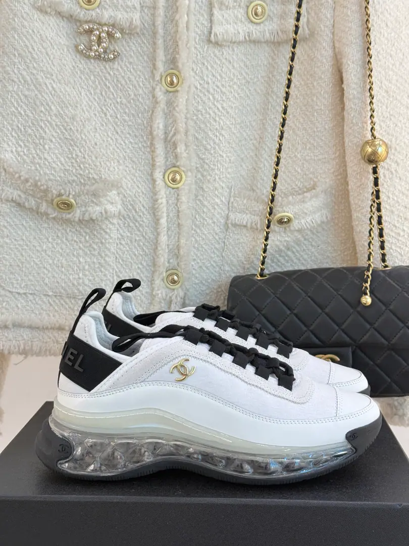 🏧𝗖𝗛𝗔𝗡𝗘𝗟A classic black and white panda gasket. Couples' leisure sneakers. Top Quality Black and white panda.🐼It's always been a big fan of the cabinet. It's super cozy to make running shoes. The bottom is playing back. Personally, I feel a lot more fancy shoes than the old ones.😃 Bring the auto-higher effect The upper foot is really thick. Side Black MarklogoAnd very handsome.～ Size: 35-45 [Male and Female Code]
