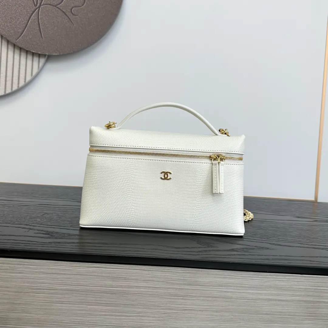 < Small size.logoBig dog button.>The right to the right.23cm🌟🌟🌟《Lizard.🦎Skins.》Milk🥛WhiteOHANEL🚩🚩🚩26BAdvanced Handicrafts 🌠🌠🌠LpBox.🖤Advanced HandicraftsLPThe old money is a feeling of the well-packed food box., - It's a grinding resistance., I don't worry about wear or tear.～The cross-sectional sprawl is falling apart., Horizontal zipper., Deep inside, super-capable., ProMax+Pizza.+The makeup is all light.[Cool.R]Light gold metal binaryCLow profile atmosphere.～Bring your own short handle.+🉑️We'll take the skin off and wear the gold chain.[Beauties.R]With all the French names on your hands, you can see.～The slashing back is a relief., I can't make any mistake with the commuters.！Dimensions23✖️5✖️18cm