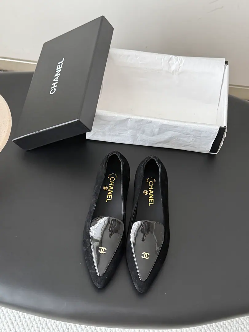 Chanel 26BThe new Mary Janes in the morning and autumn. Janey is not a sweet, beautiful man.！ 3D Embracelogo, It's a clean, clean, easy-to-eat meal., You're more uptight with buttons.. The inside sheep. That's a big one. Size:35-39 The rest of the code is definitely not going to be changed.