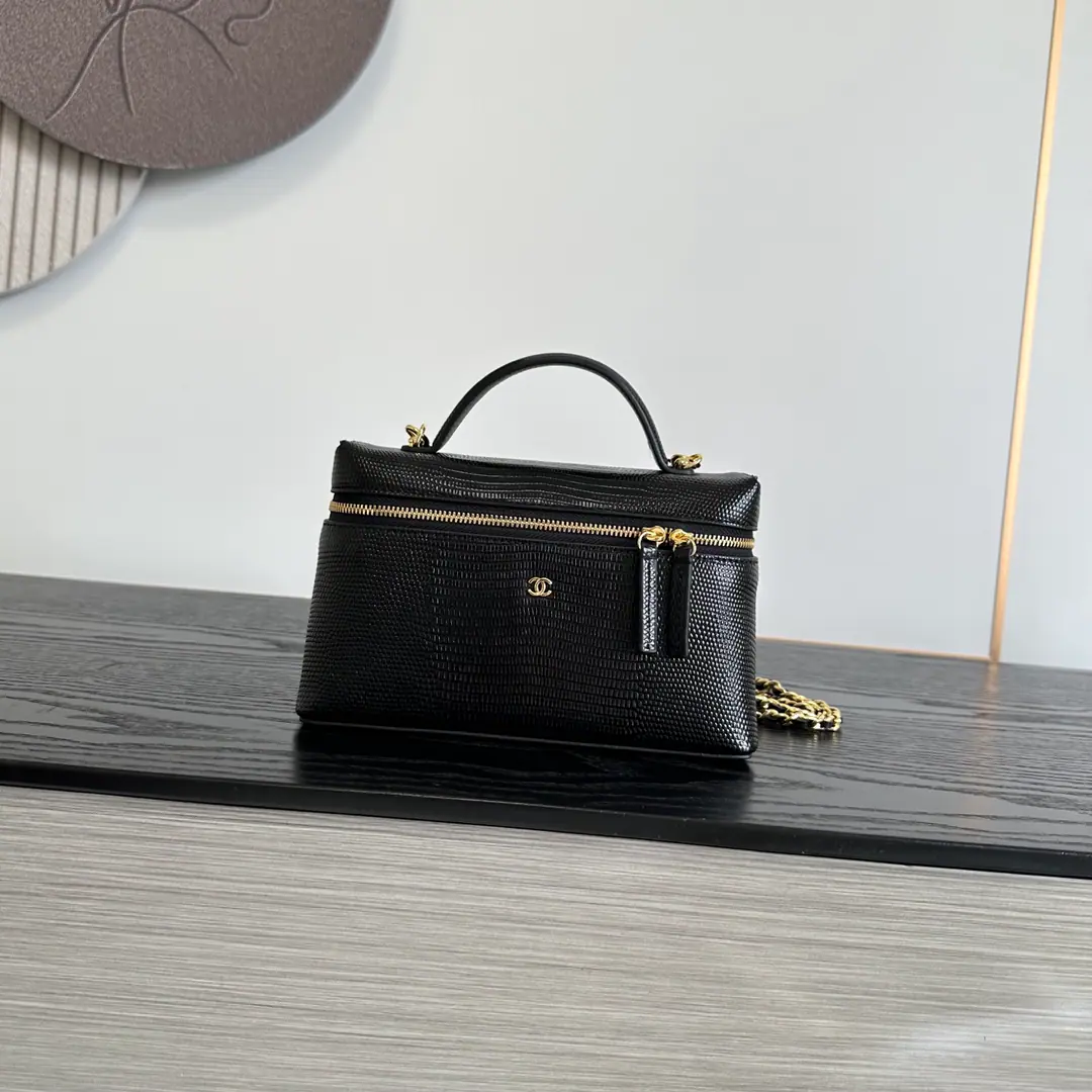 <A new little one.23cmBig dog button.>The right to the right.🌟🌟🌟《Lizard.🦎Skins.》BlackOHANEL🚩🚩🚩26BAdvanced Handicrafts 🌠🌠🌠LpBox.🖤Advanced HandicraftsLPThe old money is a feeling of the well-packed food box., - It's a grinding resistance., I don't worry about wear or tear.～The cross-sectional sprawl is falling apart., Horizontal zipper., Deep inside, super-capable., ProMax+Pizza.+The makeup is all light.[Cool.R]Light gold metal binaryCLow profile atmosphere.～Bring your own short handle.+🉑️We'll take the skin off and wear the gold chain.[Beauties.R]With all the French names on your hands, you can see.～The slashing back is a relief., I can't make any mistake with the commuters.！Dimensions: 23cm