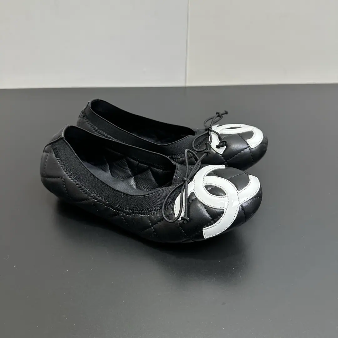 🍌🍌 Chanel Chanel. Little fragrance pebbles, tight ballet shoes. A classic diamond-gring match.CMarking, It's a elegant code that Chanel carved in her bones.. The pair of shoes.CIt's beautiful and delicate., The sewn process is a luxuries., Ballet flat-shoes are old and moving., You're always so glum and lazy and elegant.. The skin of the sheep is soft., Original shoe bottom-fixed toe type, I'm not tired of walking., Telecommuting, Date, The shopping suits you.. All sheep skins.+Original Bottom, Codes35-39（40, 41Customable）
