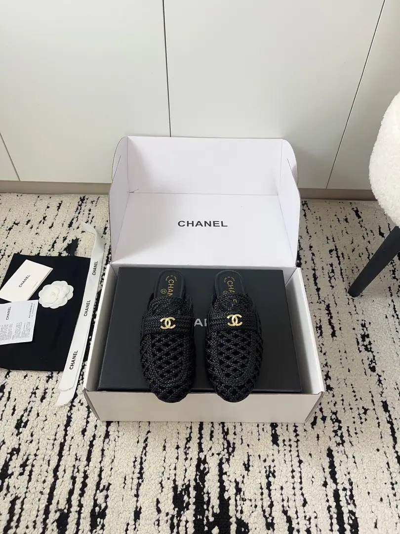 🏧𝗖𝗛𝗔𝗡𝗘𝗟｜New doubles.CWeaving - No, I'm not. Top Quality The fabric is customized in the original version The inside feet are all sheep's skin. Italian imports are so thick. size: 35-39（40/41Custom）