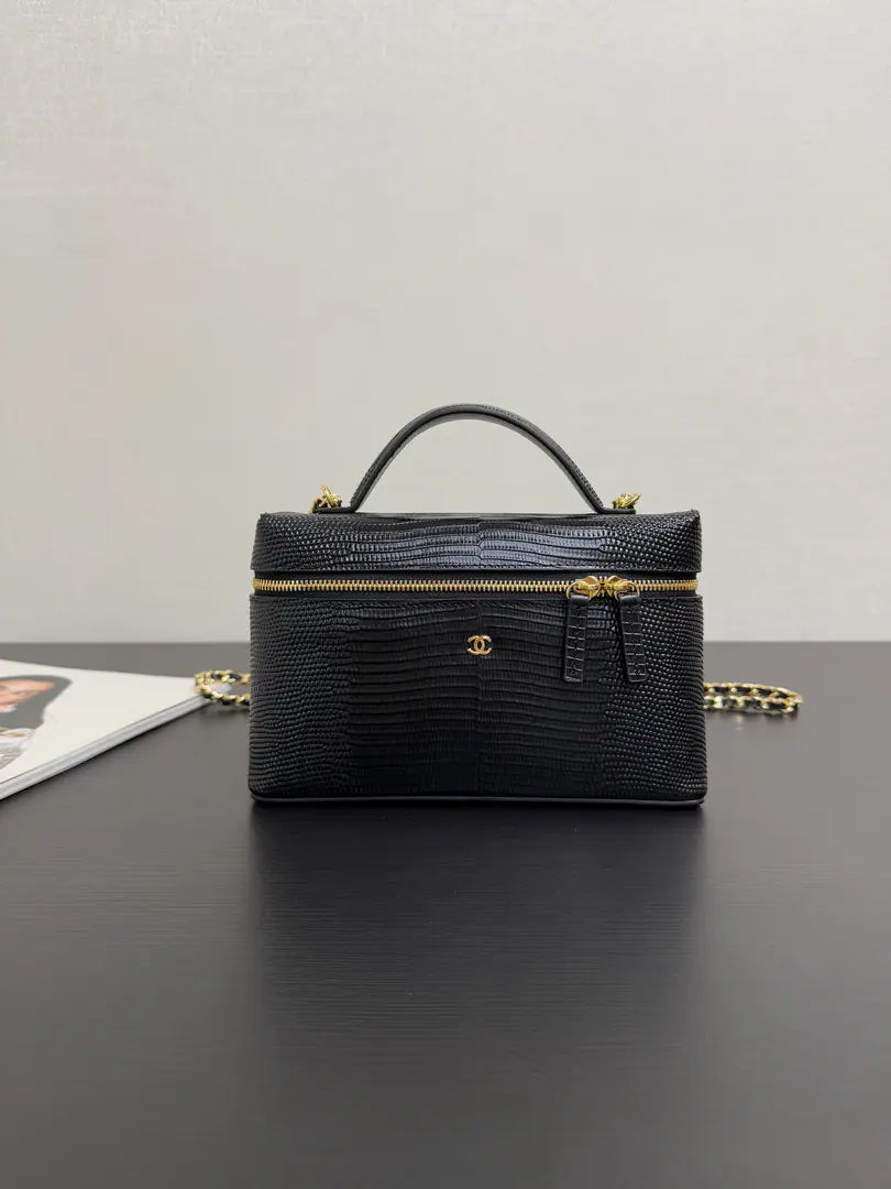 Current26ALizard pressure.LPBox. It's got a high-quality cortex. It's also consistent with animal protection. Lizards are double-tied.cSmalllogoMore refined. A combination of extreme simplicity and precision. Black with a sense of excellence. The top is expensive. size: 19cm