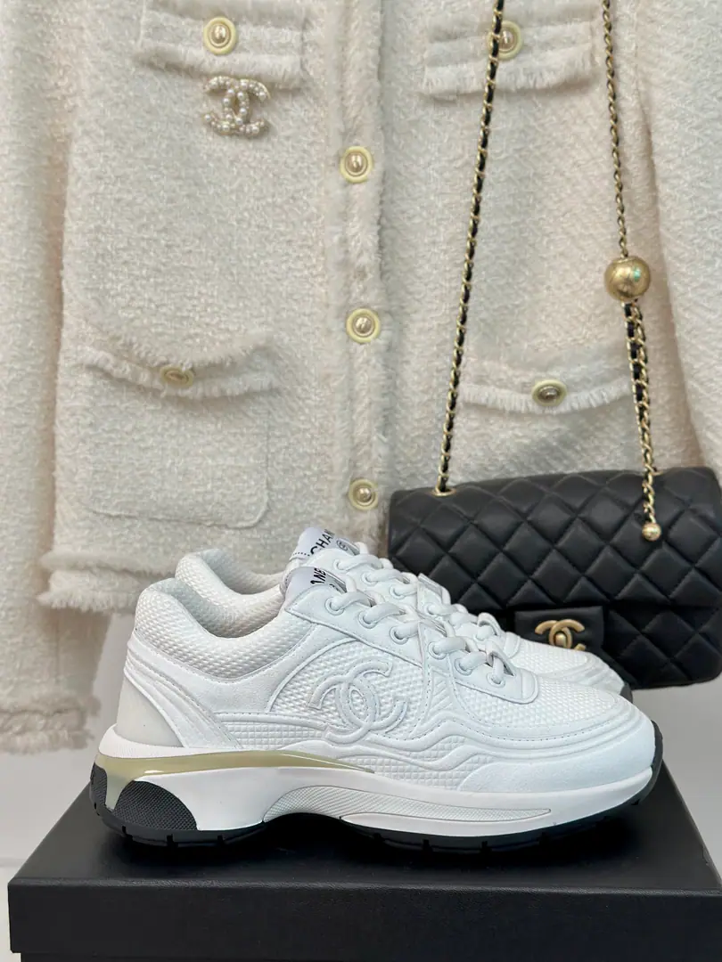 🏧𝗖𝗛𝗔𝗡𝗘𝗟Top Quality The classic golden horn./King of Silver Horn. DoubleCA couple of ancient lovers.👫Sports shoes It's a big show.“The king's sneakers.”♪ Finally come to life ♪. Shoes are imported and supplied.‼️ Extremely high end-of-life rate The material is very expensive. Or is that a penny a penny a penny? No water. Distinguishing market traffic It's not like our family. Couple size.35-46 Same paragraph for men and women [Women41.42/Men38.46Do it.]