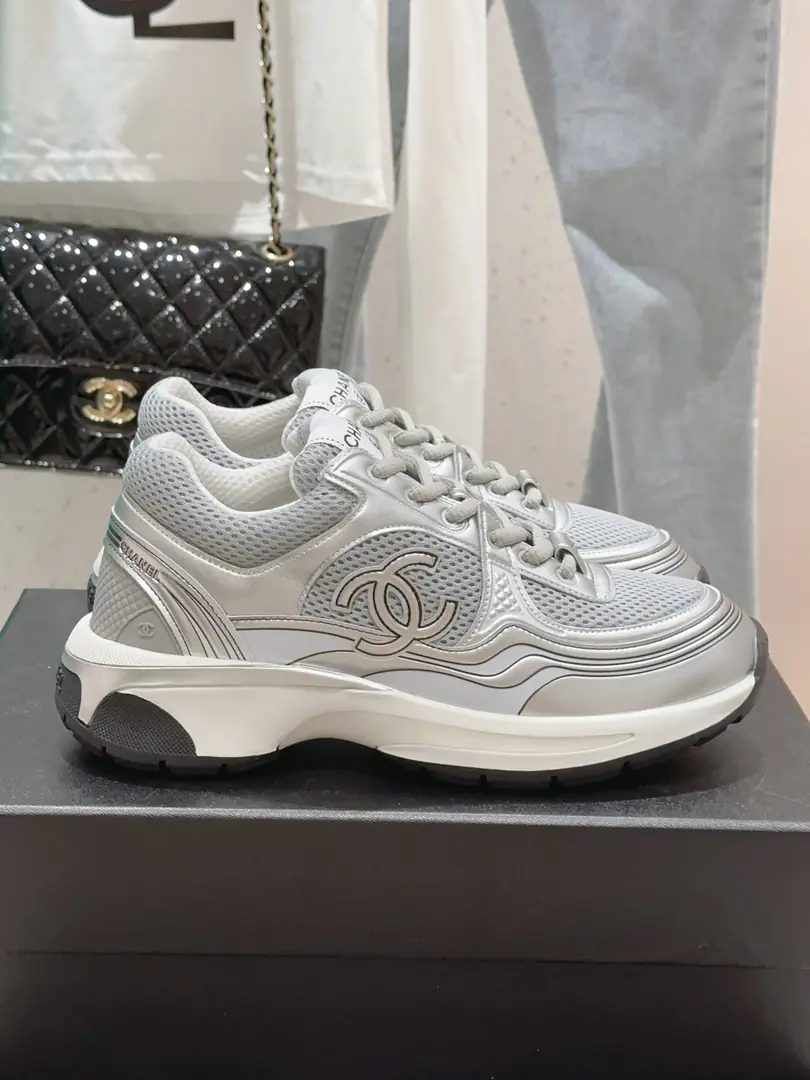🏧𝗖𝗛𝗔𝗡𝗘𝗟Top Quality The classic golden horn./King of Silver Horn. DoubleCA couple of ancient lovers.👫Sports shoes It's a big show.“The king's sneakers.”♪ Finally come to life ♪. Shoes are imported and supplied.‼️ Extremely high end-of-life rate The material is very expensive. Or is that a penny a penny a penny? No water. Distinguishing market traffic It's not like our family. Couple size.35-46 Same paragraph for men and women [Women41.42/Men38.46Do it.]