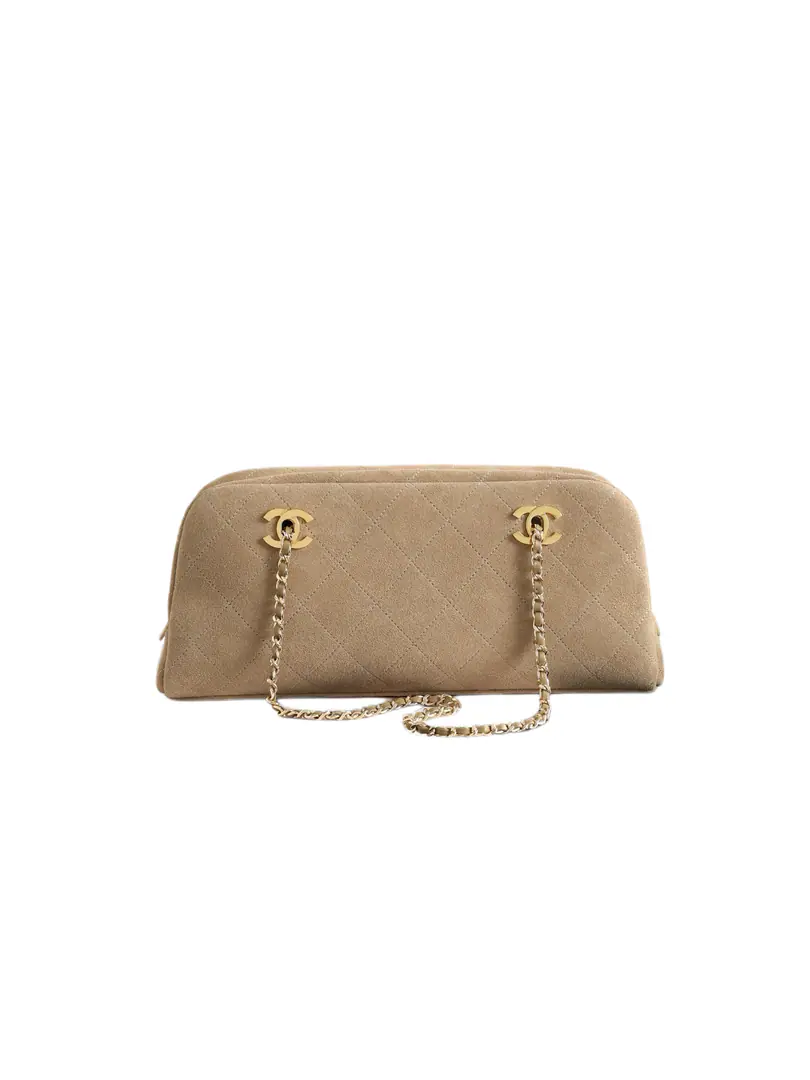 《Almond brown.》OHANEL🚩🚩🚩26A🐮- Skin chain bag., Classic diamond-gring.+Metal chains, DoubleCThe sign is so well-known.！Skin is soft and stylish., The autumn and winter are dressed with a coat that is too gentle and ancient.🍂. Medium Size, I can handle it easily, either by telecommuting or in a formal setting., Chains can be🤩Handheldor♪ Shoulder ♪, It's practical and fashionable., It's a high-level package for the autumn and winter.！Dimensions15-32-8cm