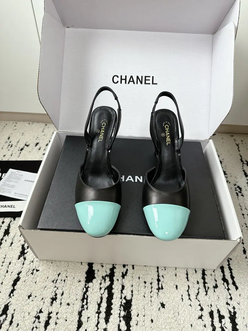 🏧𝗖𝗛𝗔𝗡𝗘𝗟Little Fancy. High heels. The one behind the pointy head. Top Cycling The first time I saw it, I was grassed. Super gentle and generous. A little shoe, a lady. It's a very good touch. High-level, high-quality. Shoe surface customized materials Uchi./I'm gonna get a little bit of a sheep-skin. Italian imports are so thick. He's tall.4.5cm Codes 35-41 [40.41Custom] [⚠️Need a plane box.+]