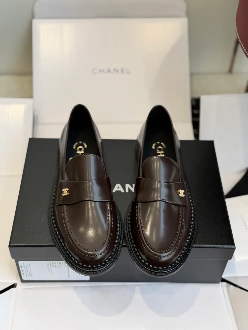 Dong-jung's sub-purchase level（⚠️Synchronise Action✈️Box） Chanel 26ss Kaori! New paragraph Little Liam Foo shoes. Single shoes, autumn winter. The Han family must have money to pay for it. The goddess series., I'm a great lady with a fragrant character., It's super patient., It's too hard to resist., Hearts.ing…… Shoe.: Importing a bouquet of hide. Original Open-Fixing hardwarelogo Uchi.: A mixed-meat sheep. Otsumi!: Italy is a big-ass country. Size: #35-40（40 I'll make sure I don't change it.）
