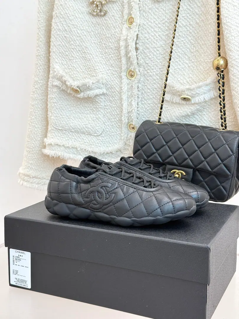 🏧𝗖𝗛𝗔𝗡𝗘𝗟New doubles.C Drigg's leisure shoes. Shoes face-to-face customized leather as it was The insides are all sheep's skin. Original Opener CustomTPUOtsumi! Size: 35-41 [40.41Custom]