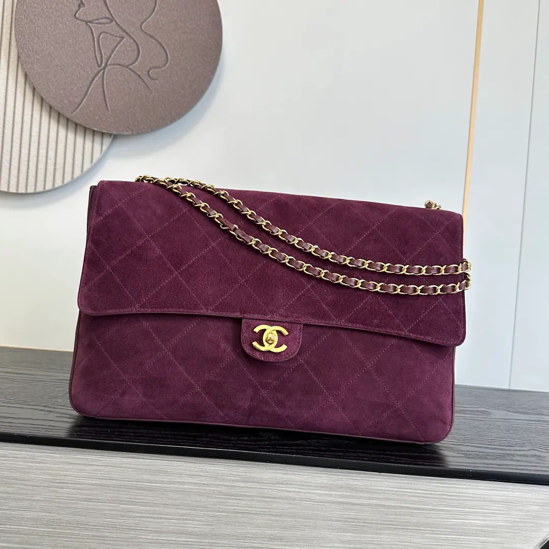 Large size.《Grapes.🍇Red, Pee.》OHANEL🚩🚩🚩 26B, CF maxiHandbag.👜Spring and summer series👍👍Classic diamond-gring.+Metal binaryCButton, It's practical and recognizable.. I can easily load my daily things on my travels., Goa Eying is a big mouthful.👜The same thing as the other one., No doubt about that.🔥, Very red.！GDSame paragraphMIXNice mouth., Cool, wind., Welding the high senses., Retro and atmospheric., A proper shape of soul., lookIt's more obvious than anything else., It's more story-telling taking pictures.maxi bagIt's really perfect for spring., It's a good time to be able to live with the formality., You can raise your profile when you're out of town., Fashion is so good.🥂 Just ask me one thing.cfAm I big?？[Smiley face.][Smiley face.]Super-fashion.[Sun]Make a full return rate.[Love.][Love.]The cortex is super comfortable.！Super-Recommend[Sun]🌞Dimensions: Large38cm, Small32cm